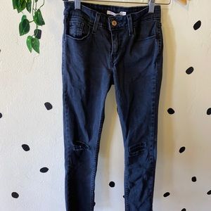 Levi’s 535 Distressed Skinny Jeans